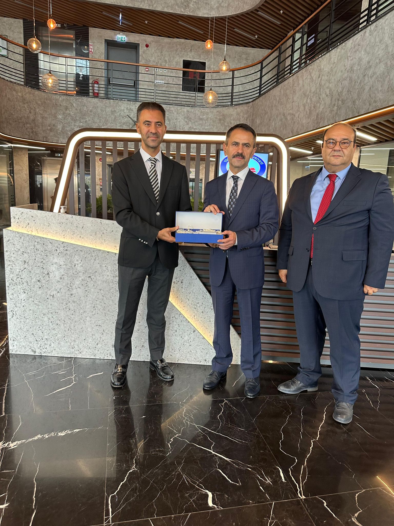 Kocaeli Valimizi  Sn İlhami AKTAŞ, Dilovası Kaymakamımız Sn Dr. Metin KUBİLAY, Dilovası Belediye Başkanımız Sn Ramazan ÖMEROĞLU ile birlikte ağırladık. 