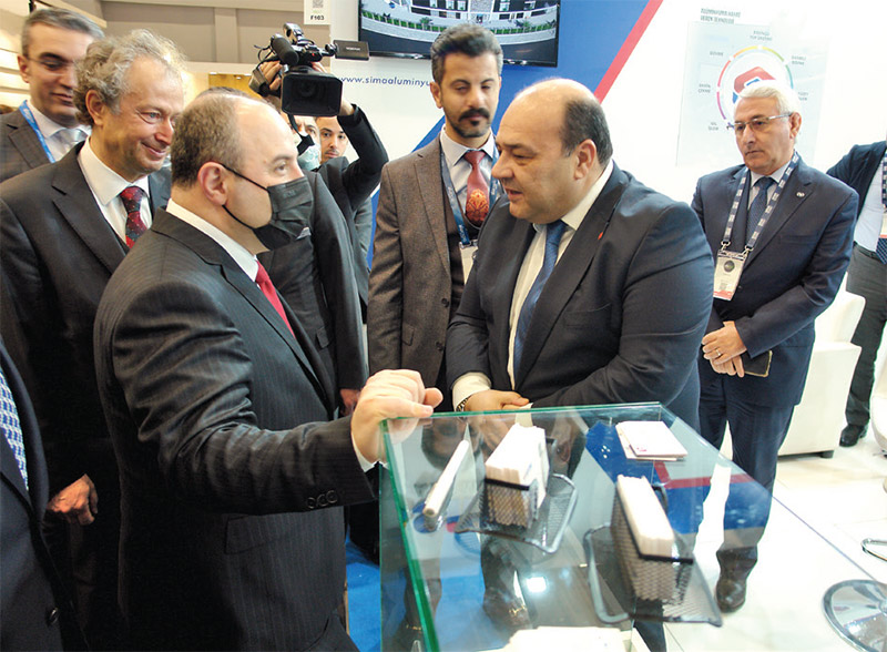 Sanayi ve Teknoloji Bakanı Mustafa VARANK GALSİAD standını ziyaret ederek üyelerini onurlandırdı.