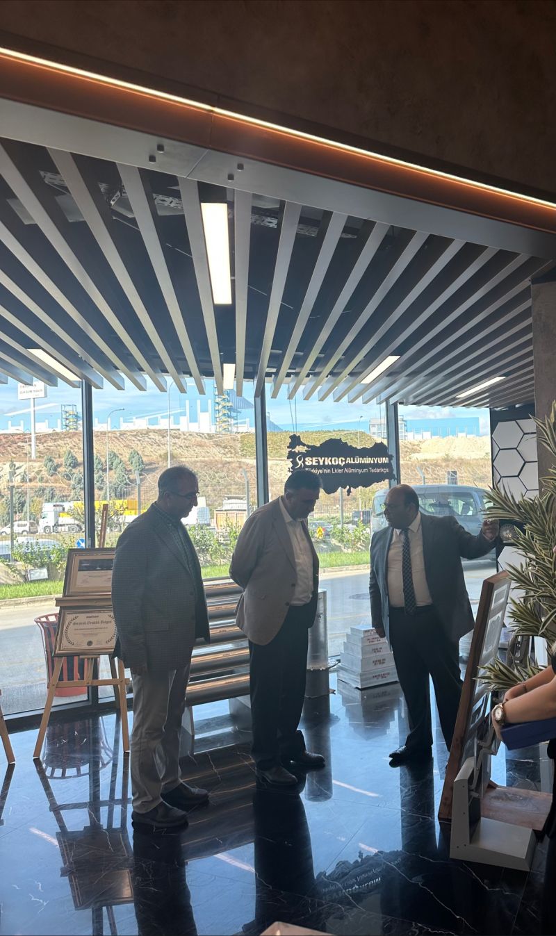 Gebze Teknik Üniversitesi Rektörü ve Havelsan Yönetim Kurulu Başkanı Sn Prof Dr Hacı Ali MANTAR , Rektör Yardımcısı Sn Prof Dr Hasari ÇELEBİ üretim tesislerimizi ziyaret ederek çalışmalarımız hakkında bilgi aldılar. 